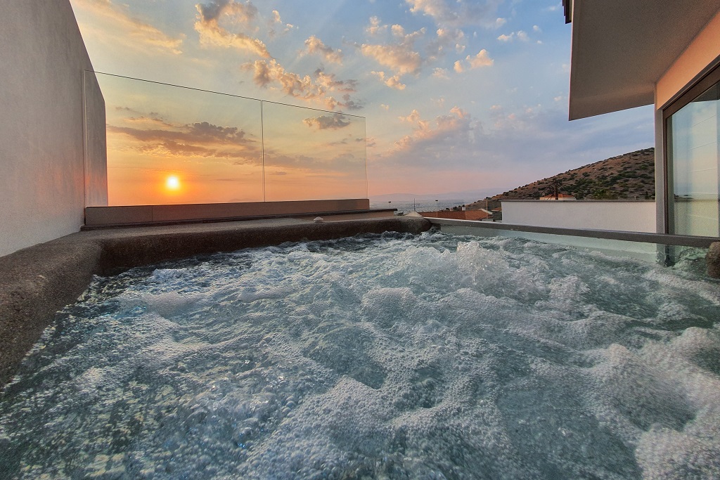 Villa Azure jacuzzi